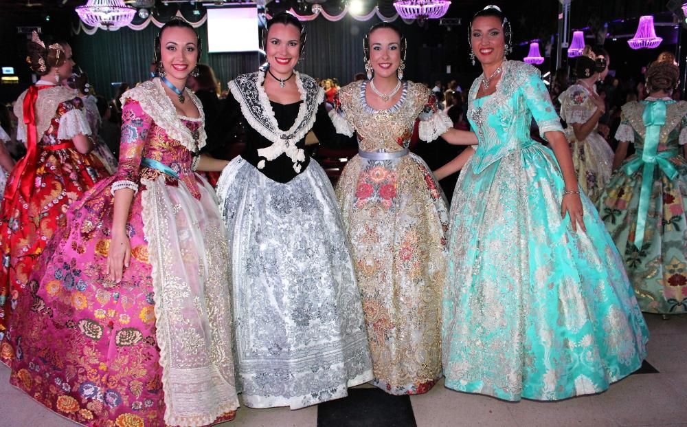 Pasarela fallera "Desfile de Reinas"