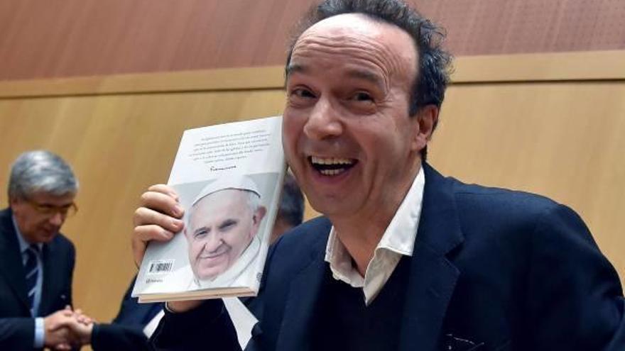 Apadrina el primer libro del Papa