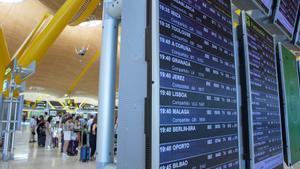 Paneles de facturación en la terminal T4 del aeropuerto Adolfo Suárez Madrid-Barajas, a 11 de julio de 2022, en Madrid (España).