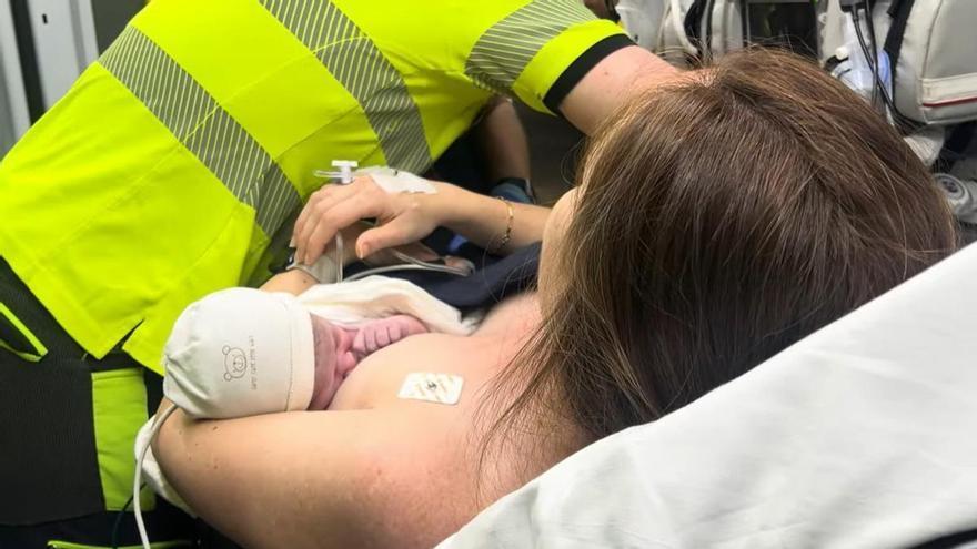 Una mujer da a luz a una niña en la autovía A-4 de Madrid mientras se dirigía al hospital