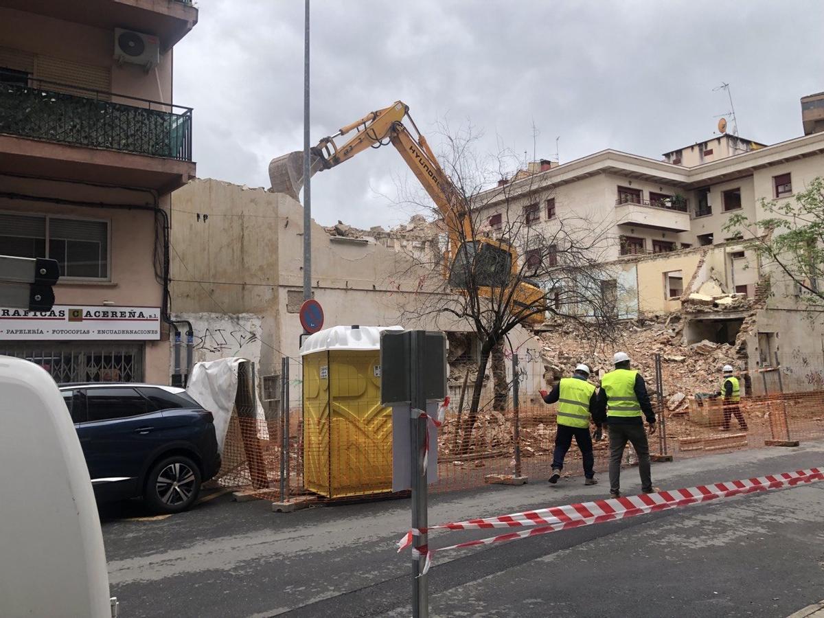 Galería | Impactantes imágenes del derrumbe del edificio de la calle Maluquer Galería | Impactantes imágenes del derrumbe del edificio de la calle Maluquer