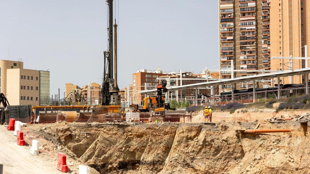 Pérez Llorca visita las obras del túnel de la Estación Central del TRAM de Alicante