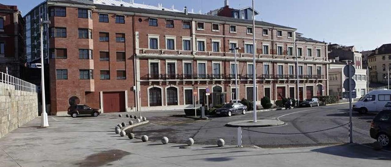 La antigua sede de la Autoridad Portuaria de Gijón, en la calle Claudio Alvargonzález.