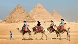 La verdad sobre los paseos en camello en Egipto: Giza cambia su modelo turístico, pero no hay veto general