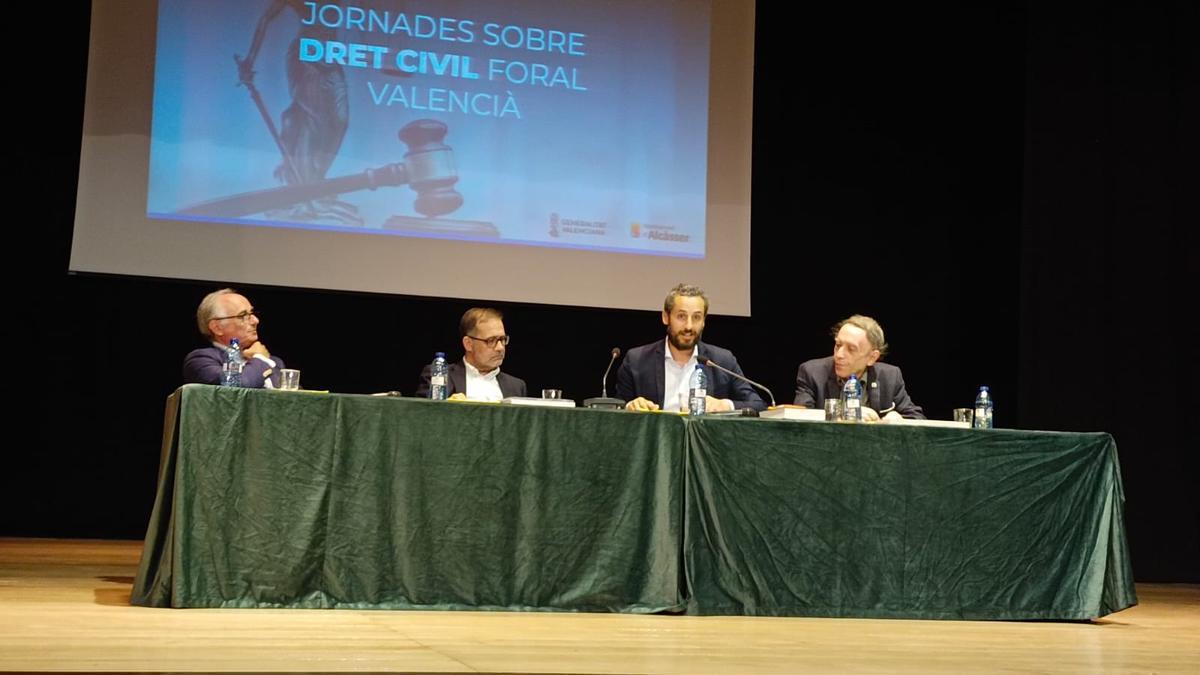 El alcalde de Alcàsser, Alberto Primo, inaugura la jornada.