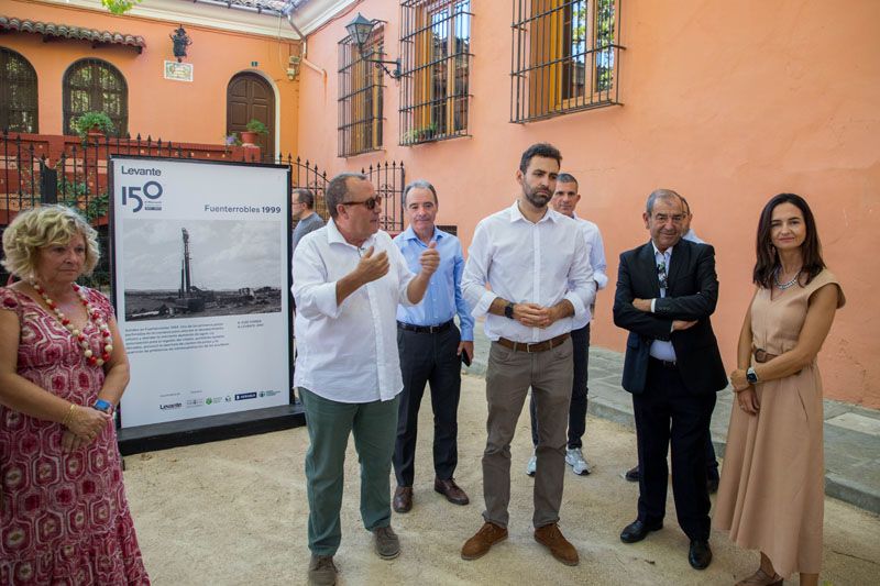 Inauguración de la exposición del 150 aniversario de Levante-EMV en Requena