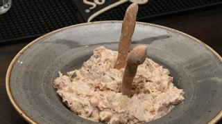 Boicot a la ensaladilla rusa: un restaurante de Zaragoza la convierte en "ensaladilla de Kiev"