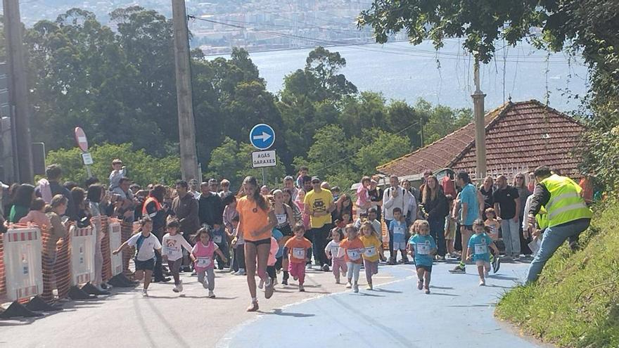 Más de 450 corredores en el Cross escolar y popular de Tirán