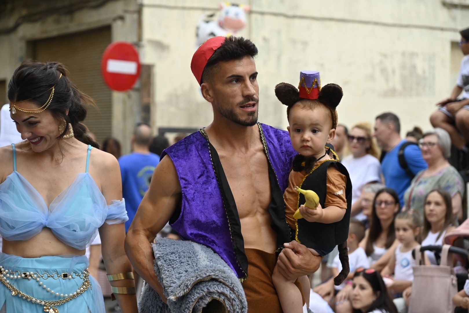 Imaginación y humor al poder en el desfile de las collas del Grau