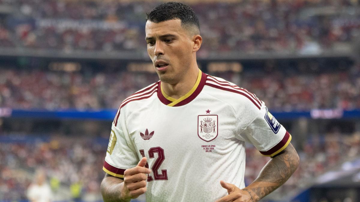 Pedro Porro en el partido de Francia contra España