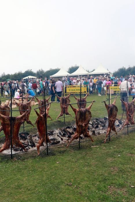 Fiesta del cordero en Llagüezos, Lena