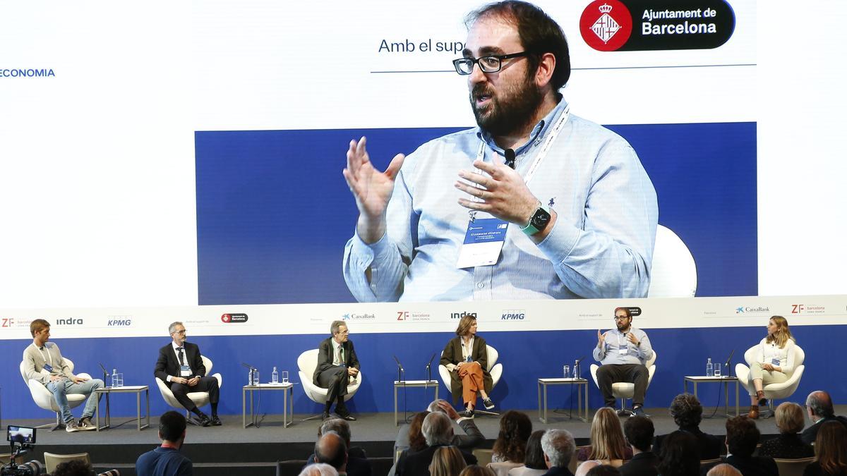 BARCELONA 05/05/2022  Economía.  REUNIÓ CERCLE D'ECONOMIA.  INNOVACIÓN DIGITAL Y EMPRESA: Oscar Pierre, CEO y co-fundador de Glovo, Enric Asunción, CEO de Wallbox; Marc Murtra, presidente Indra y Elisenda Bou de Vilynx        FOTO de ALVARO MONGE