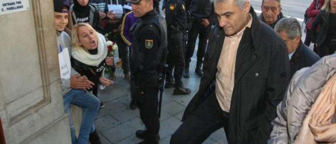 El exalcalde de Bunyola, Jaime Isern, cuando acudió al juzgado a prestar declaración.