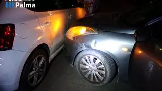 Detenido un conductor ebrio por causar daños en seis coches aparcados tras un accidente en Palma