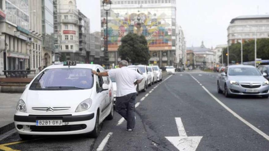 Taxis en la parada del Cantón Grande.