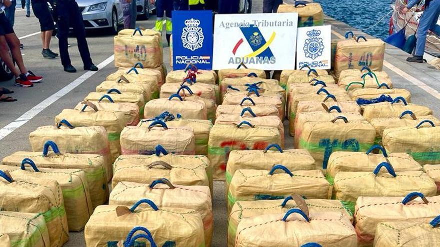 La Policía y Aduanas intervienen un velero en Canarias con 3.600 kilos de hachís