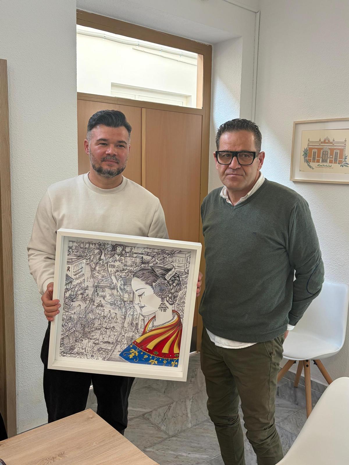 Rufián recibe la lámina de l presidente de la Mancomunitat, José F. Cabanes.