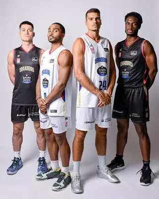 El Monbus Obradoiro da a conocer sus equipaciones ACB