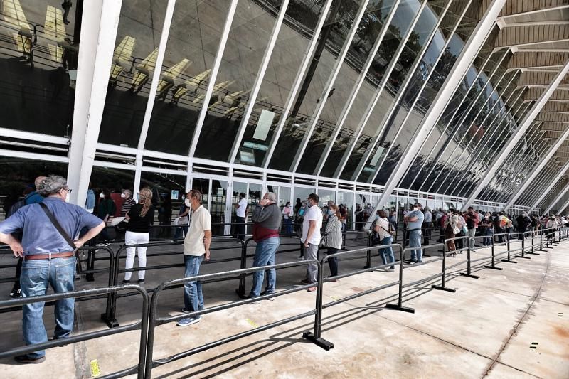 Centro de vacunación en Canarias