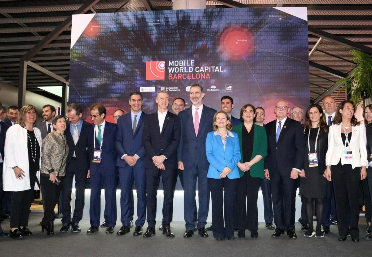 Autoridades junto al rey Felipe VI, Pedro Sánchez, Quim Torra, Núria Marín y Ada Colau en la inauguración del MWC 2019, este lunes Autoridades junto al rey Felipe VI, Pedro Sánchez, Quim Torra, Núria Marín y Ada Colau en la inauguración del MWC 2019, este lunes