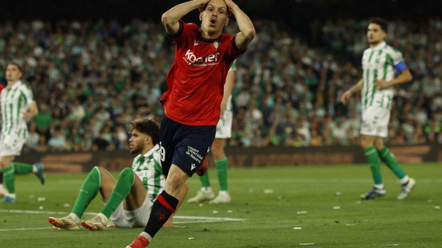 Bryan Zaragoza lamenta una ocasión fallada contra el Betis. | Efe