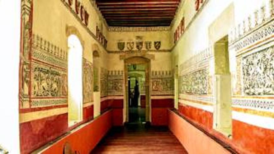 Los Golfines de Cáceres guarda una de las escasas salas de armas que se conservan