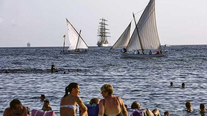 Barcos de vela latina en la última Fira Ran de Mar.