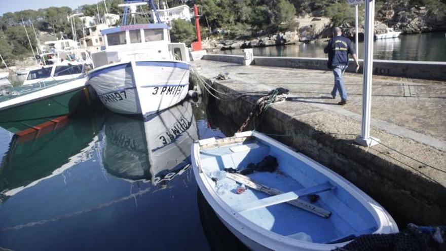 Guardia Civil entdeckt Flüchtlingsboot in Cala Figuera