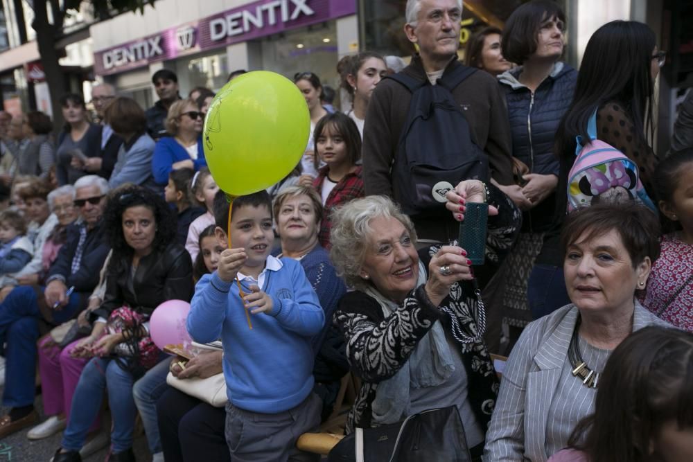 Oviedo celebra el desfile del Día de América en Asturias