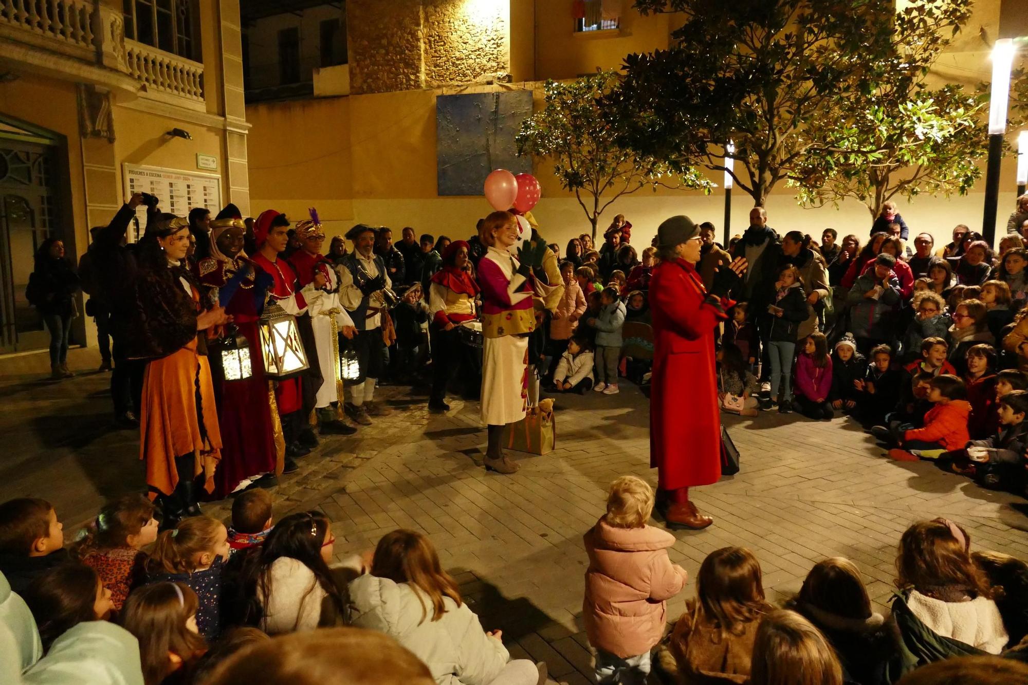 En Fumera, la Nadalina, el Tió i els capgrossos coincideixen al centre de Figueres