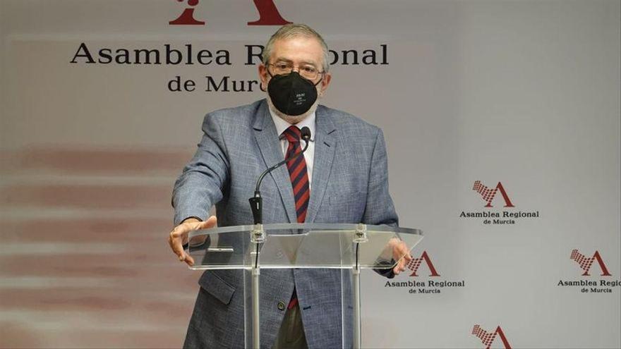 Alberto Castillo baraja abstenerse en la moción de censura de Murcia