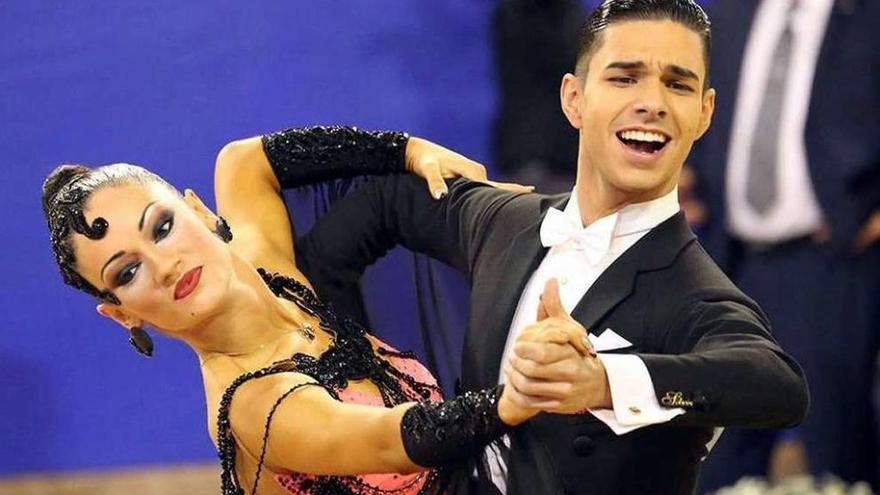 Patricia Martínez y Adrián Esperón, 12 veces campeones de España de baile deportivo. // Rafa Vázquez