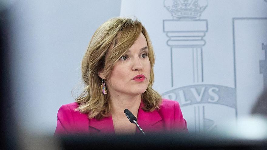 La ministra de Educación y Formación Profesional, Pilar Alegría, en una rueda de prensa posterior a la reunión del Consejo de Ministros, a 5 de diciembre de 2022, en Madrid (España).