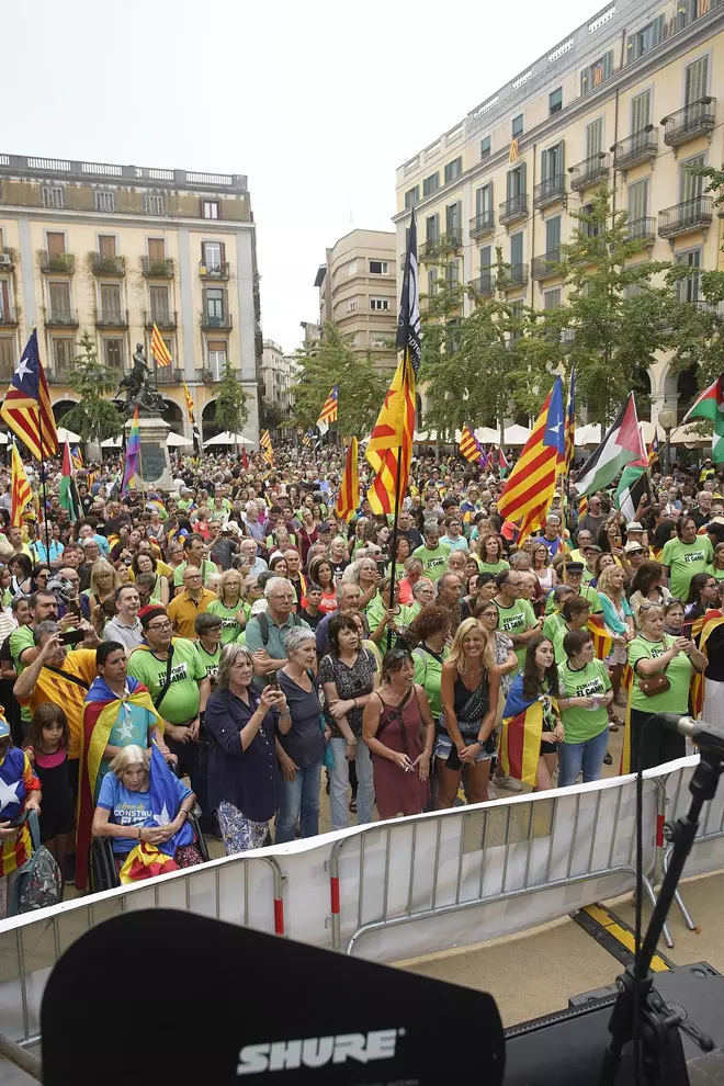 Unes 6.500 persones participen a la concentració unitària de la Diada a Girona al crit "d'independència"