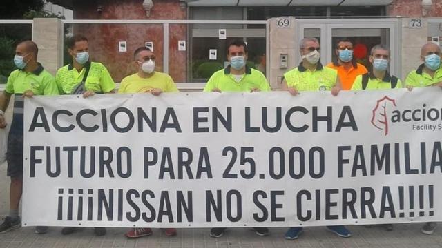 Una protesta de trabajadores de Acciona en Nissan.