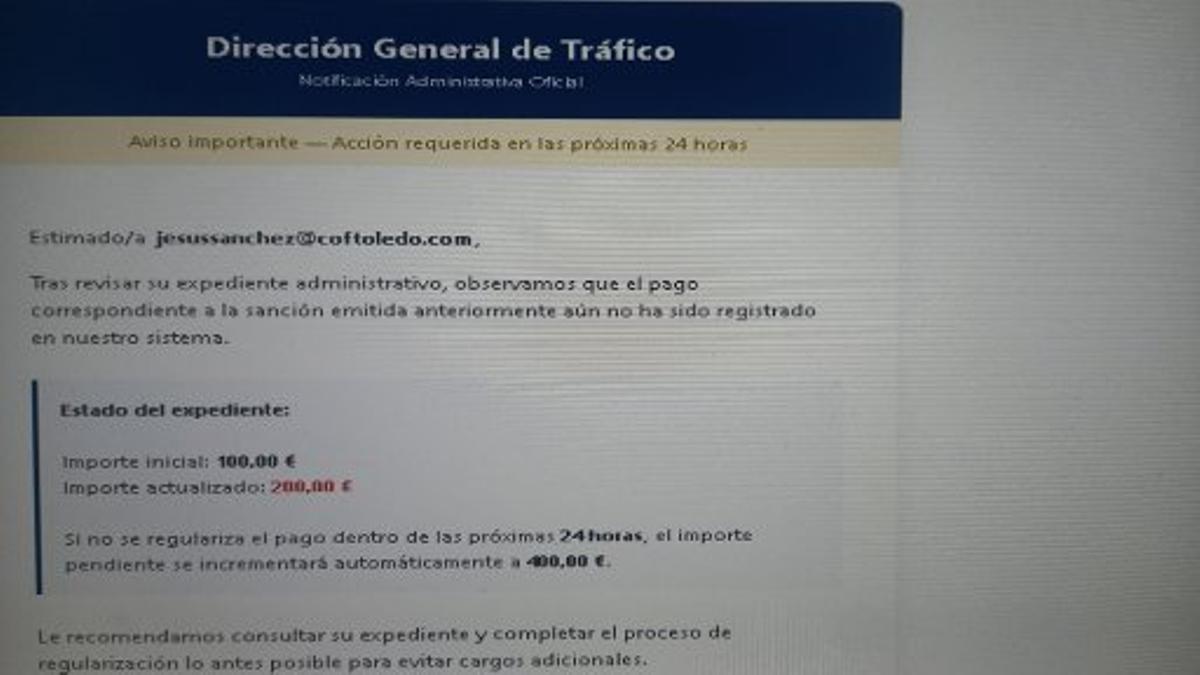 Una imagen del correo electrónico fraudulento que se ha recibido en Malpartida de Plasencia.