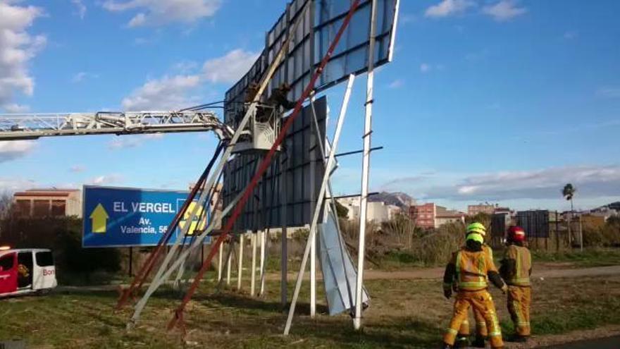 Los bomberos realizan 15 intervenciones por el fuerte viento en la provincia