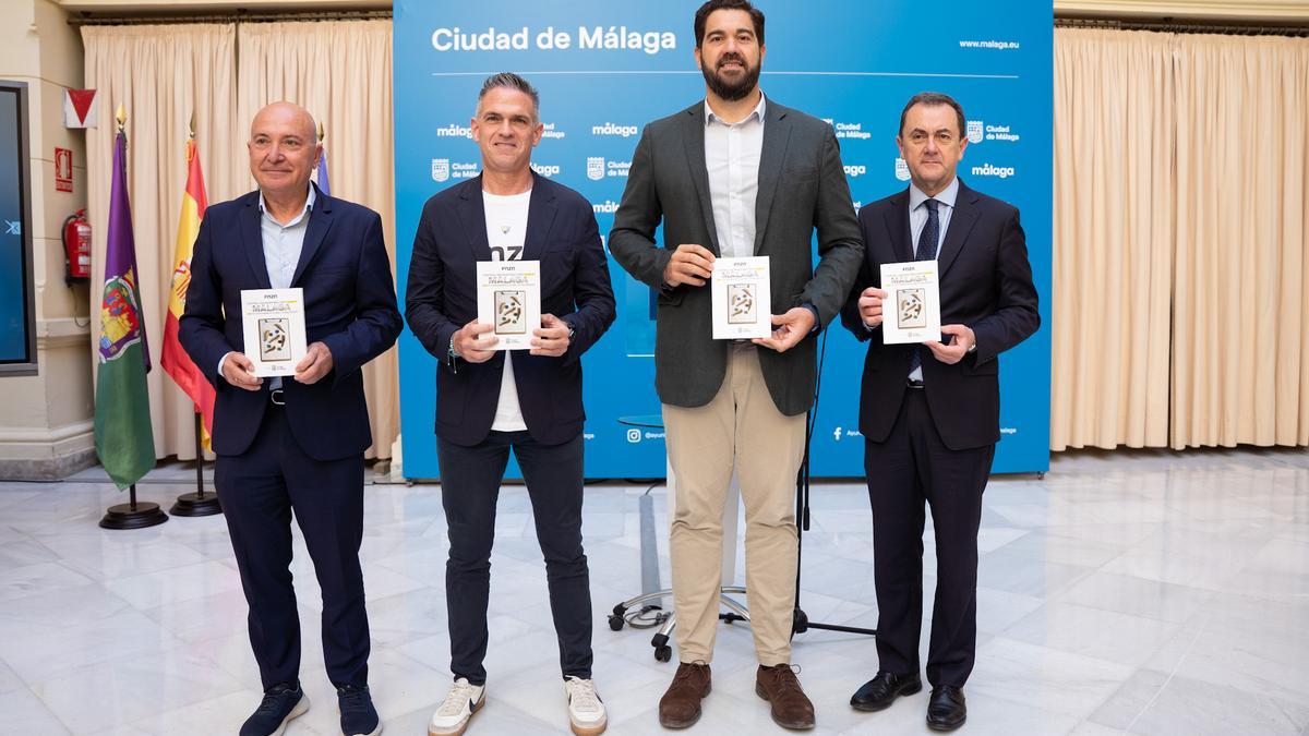 Presentación de la guía turística de Málaga para viajeros de fútbol y baloncesto.