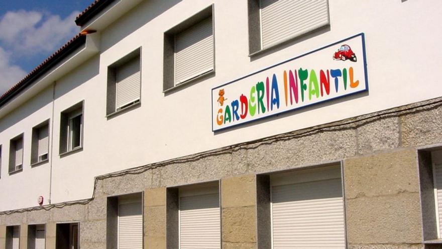 El Ayuntamiento de Catoira se queda con la guardería infantil y sus trabajadores