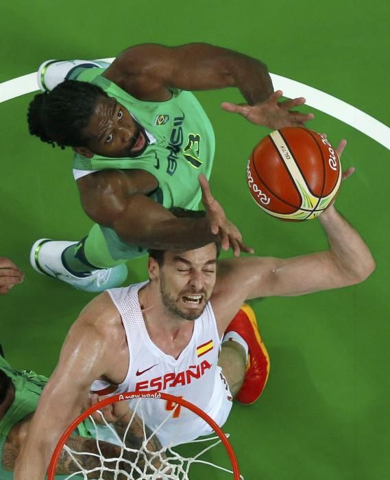 Las mejores imágenes del Brasil - España de baloncesto en Río 2016.