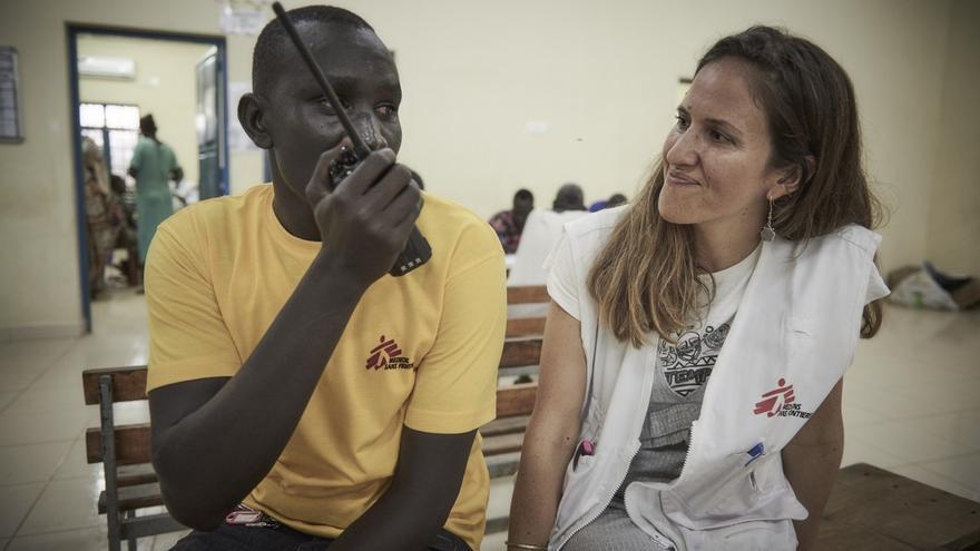 Cristina, la canaria que cura heridas de guerra y de serpiente en Sudán Sur