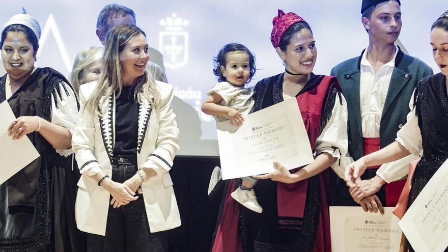 El emocionado testimonio de una monitoria de la Escuela de Asturianía: "Hemos puesto Asturias en el mundo"