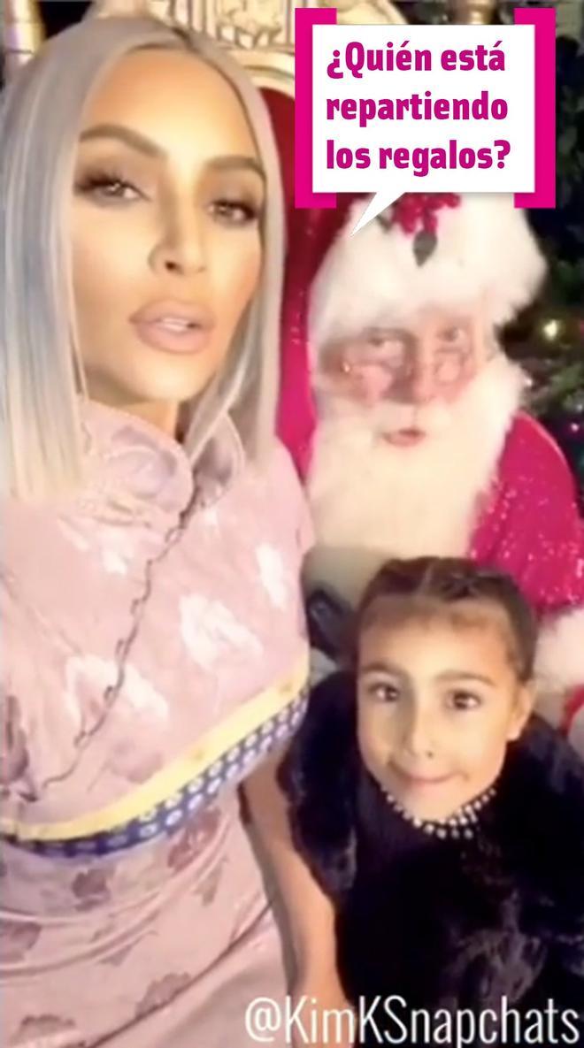 Kim Kardashian y North West con Papá Noel
