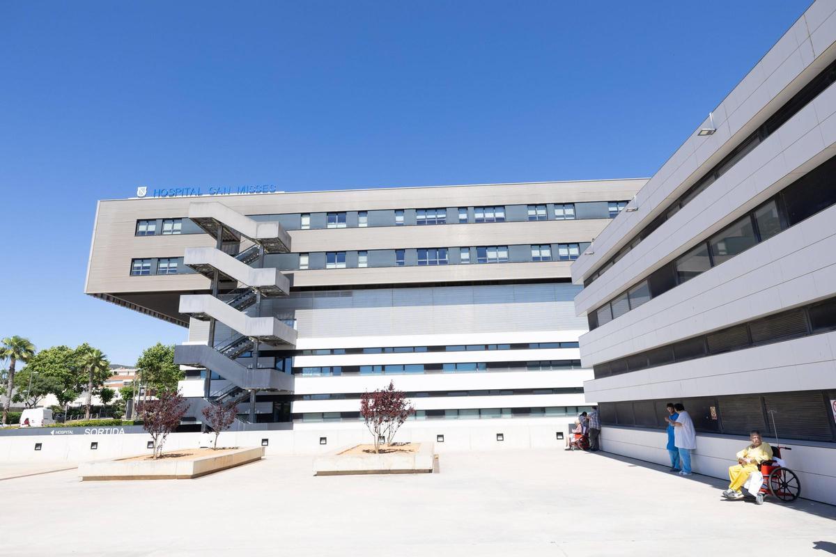 Imágenes de la concentración de la huelga de médicos en las puertas de Can Misses