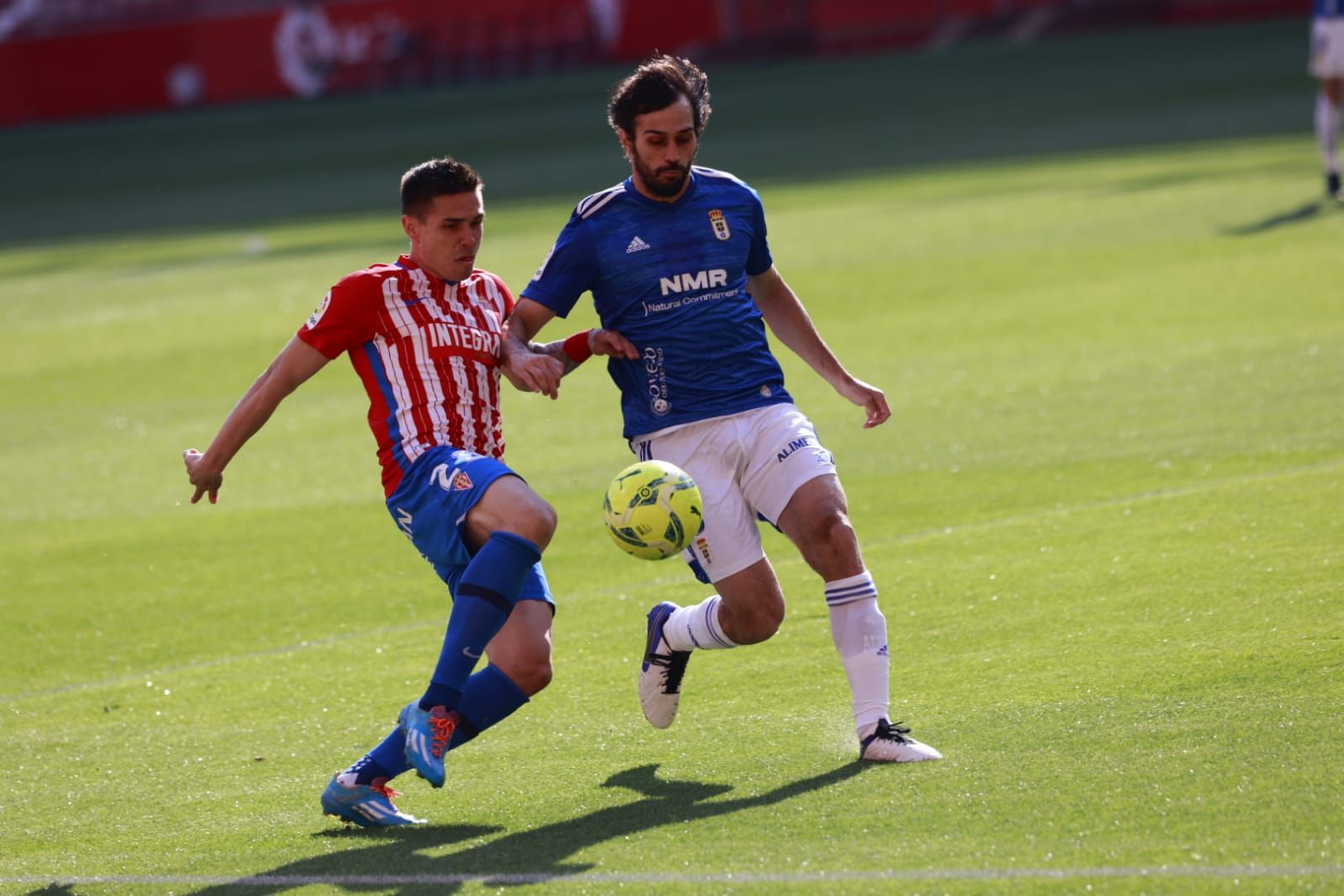 En imágenes: el derbi entre el Sporting y el Real Oviedo