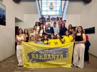 O pregón dos laureados atletas da Pobra e o desfile de xigantes e cabezudos abriron as festas do Carme dos Pincheiros