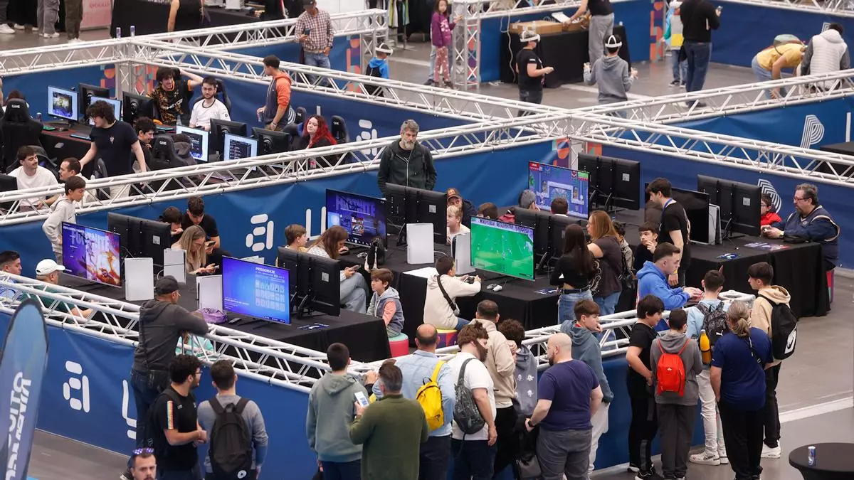 'Gamers' e 'influencers' se reúnen en el mayor festival de videojuegos de Córdoba