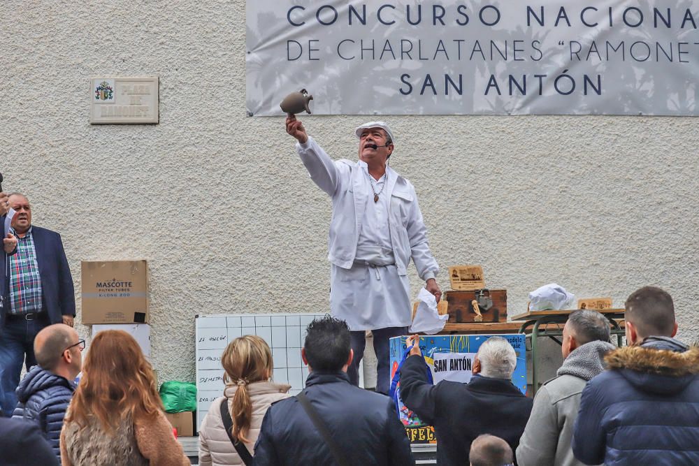 Orihuela celebra San Antón con el concurso de charlatanes, bendición y distinciones