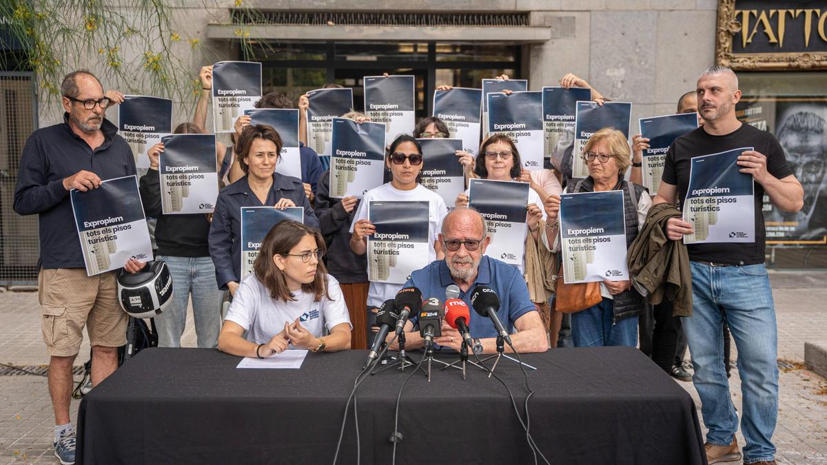 Vecinos de Tarragona 84, en compañía del Sindicat d'Habitatge Socialista de Catalunya.