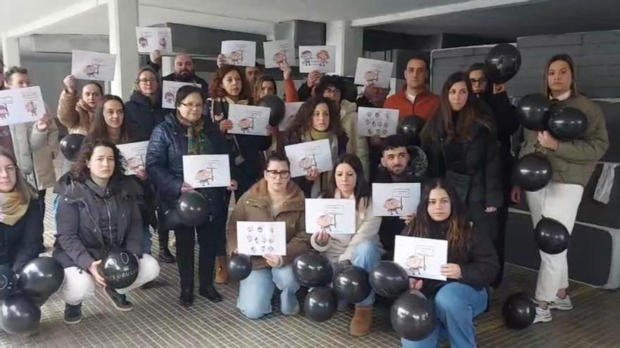 VIDEO: Las familias de la escuela infantil El Turullón, de Castropol, exigen más personal para el centro, que perdió calidad al adherirse a la red regional